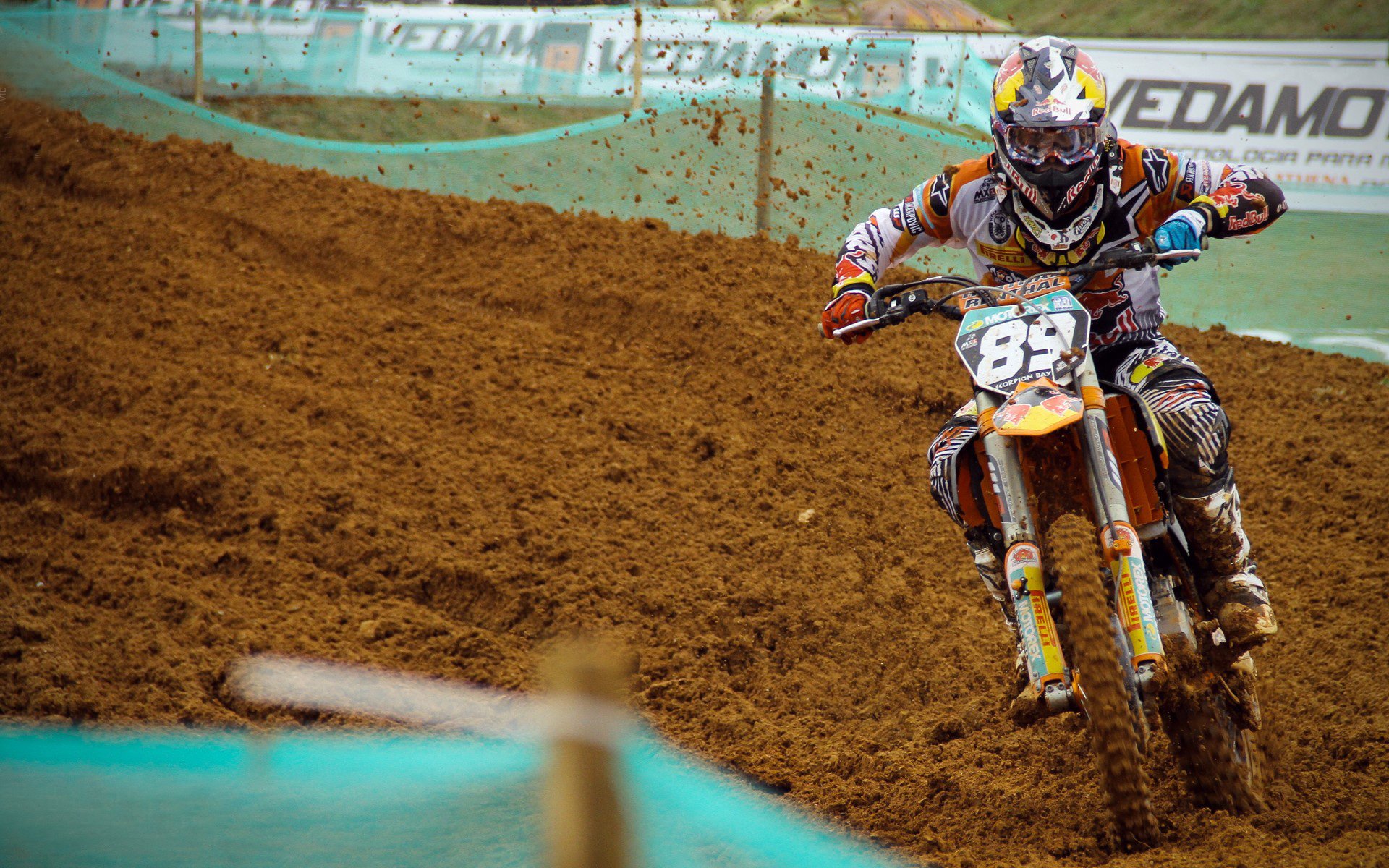 塞维利亚踏平乌拉圭,当足球铁血注入NBA总决赛的基因