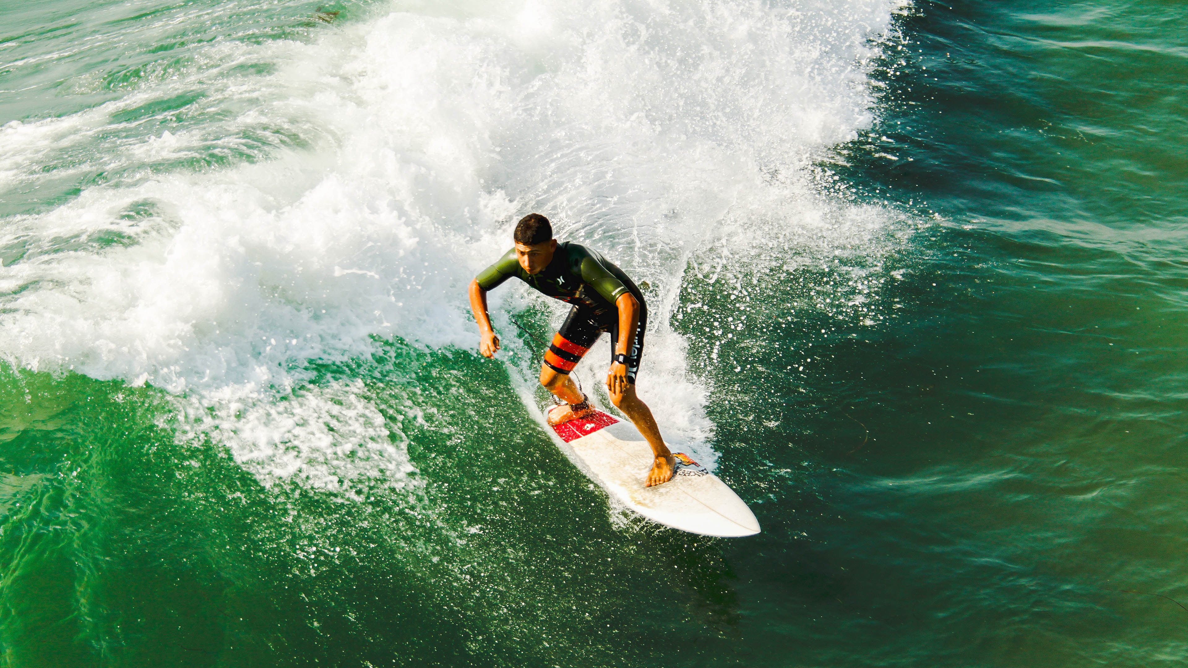 爱德华兹关键回合不手软,森林狼硬仗取胜国王,年轻领袖如何炼就大心脏?